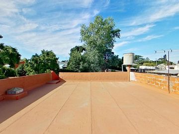 VENTA CASA 3 AMB FLORENCIO VARELA PARQUE Y COCHERA