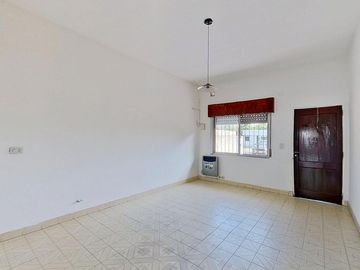 VENTA CASA 3 AMB FLORENCIO VARELA PARQUE Y COCHERA