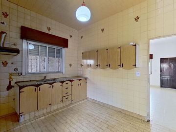 VENTA CASA 3 AMB FLORENCIO VARELA PARQUE Y COCHERA