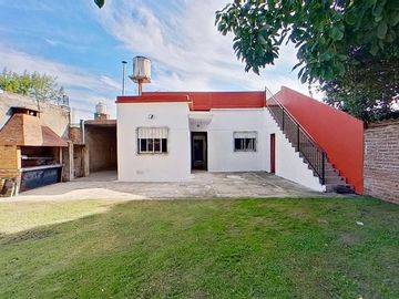 VENTA CASA 3 AMB FLORENCIO VARELA PARQUE Y COCHERA
