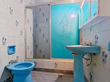 VENTA CASA 3 AMB FLORENCIO VARELA PARQUE Y COCHERA