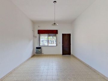 VENTA CASA 3 AMB FLORENCIO VARELA PARQUE Y COCHERA