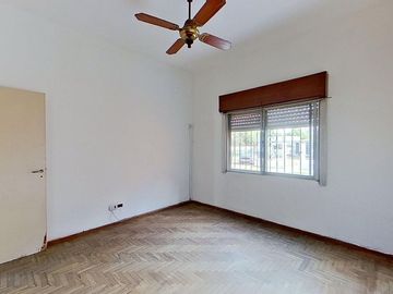 VENTA CASA 3 AMB FLORENCIO VARELA PARQUE Y COCHERA