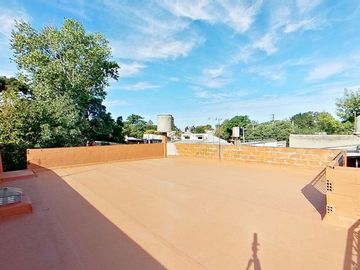 VENTA CASA 3 AMB FLORENCIO VARELA PARQUE Y COCHERA