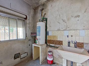 VENTA CASA 3 AMB FLORENCIO VARELA PARQUE Y COCHERA