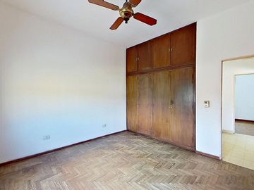 VENTA CASA 3 AMB FLORENCIO VARELA PARQUE Y COCHERA