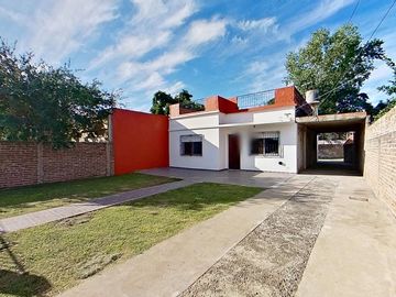 VENTA CASA 3 AMB FLORENCIO VARELA PARQUE Y COCHERA