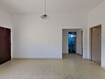 VENTA CASA 3 AMB FLORENCIO VARELA PARQUE Y COCHERA