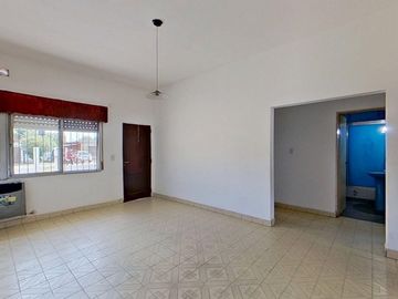 VENTA CASA 3 AMB FLORENCIO VARELA PARQUE Y COCHERA