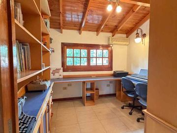 VENTA CASA 8AMB BURZACO