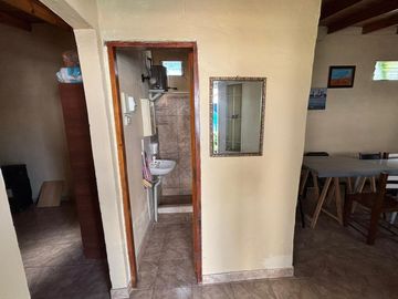 CASA 4 AMBIENTE CON JARDIN EN VENTA EN EZPELETA