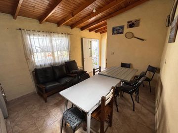 CASA 4 AMBIENTE CON JARDIN EN VENTA EN EZPELETA