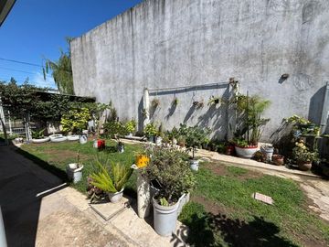 CASA 4 AMBIENTE CON JARDIN EN VENTA EN EZPELETA