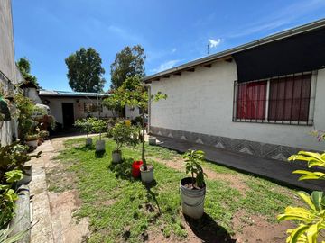 CASA 4 AMBIENTE CON JARDIN EN VENTA EN EZPELETA