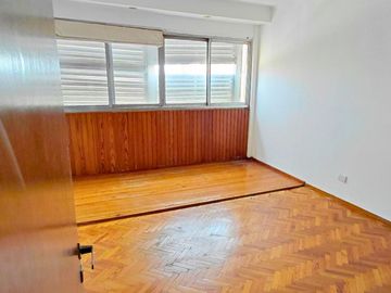 VENTA DEPARTAMENTO 3 DORMITORIOS COCHERA CENTRO