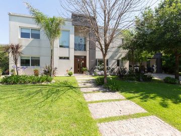 VENTA CASA TERRAVISTA. APTA CREDITO.  PERMUTA.