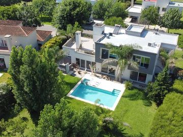VENTA CASA TERRAVISTA. APTA CREDITO.  PERMUTA.