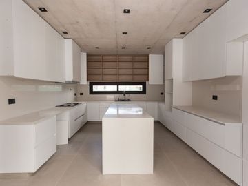 VENTA CASA 5AMB PILETA TERRAZA NORDELTA PERMUTA