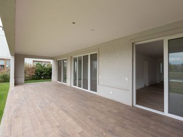 Casa en VENTA BARRIO VIRAZON. NORDELTA