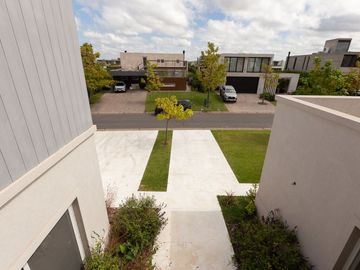 Casa en VENTA BARRIO VIRAZON. NORDELTA