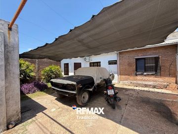 Casa 3 dorm en Venta en Av Coronel Falcon.