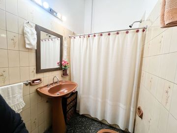 VENTA CASA 4 AMB C/ESCRITORIO TERRAZA LOTE PROPIO