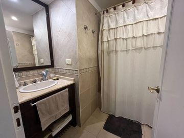 VENTA CASA 4 AMBIENTES VILLA LUZURIAGA