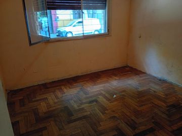 Departamento 2 Amb en Venta Constitución con Patio