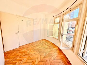 Ph 4 ambientes 2do piso x escalera toilette