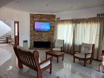 CASA DE 7 AMB.A ESTRENAR EN S,A,DE ARECO