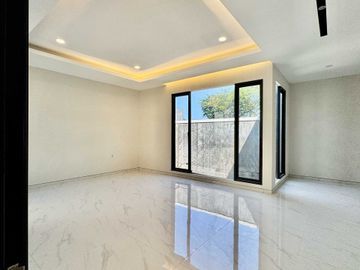 DIJUAL RUMAH RAFFLES GARDEN CITRALAND 2 LT HOOK DEKAT CIPUTRA SCHOOL