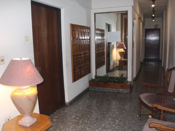 Departamento 3 Ambientes con Baulera – Luminoso Contrafrente en Flores