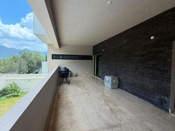 Casa en Sierra Alta 9o Sector