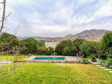 La Reserva, Casa moderna con vista al valle
