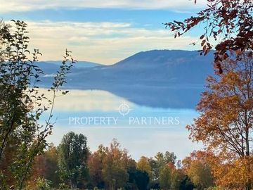 Parcela con Impresionante Vista  Lago Calafquén y Volcán Villarrica.