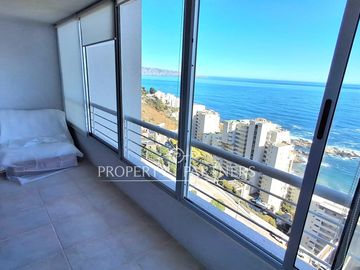 En exclusiva departamento con espectacular terraza con hermosa vista al mar