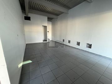 Local Comercial en Ave Fundadores, Monterrey NL