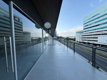 Local Comercial en Ave Fundadores, Monterrey NL