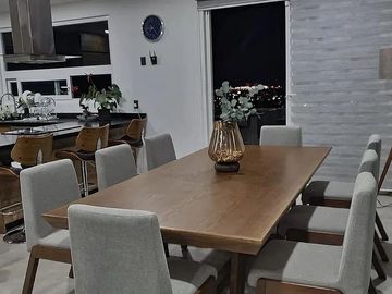 Residencia con sótano y asador — Altozano, Morelia · 250 m²