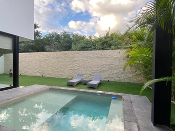 CASA EN VENTA EN YUCATÁN COUNTRY CLUB, CUTZAM