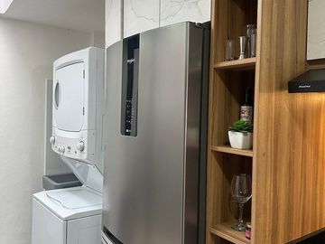 Casa en venta Jardines de San José, 4 recámaras remodelada, 3 Niveles