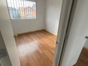 BUIN ARRIENDO 465,000 CASA DE 2 PISOS 3 DORMITORIOS Y2 BAÑOS
