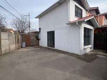 BUIN ARRIENDO 465,000 CASA DE 2 PISOS 3 DORMITORIOS Y2 BAÑOS