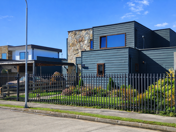 VENTA CASA 5D EN PUERTO VARAS LOTEO CENTENARIO