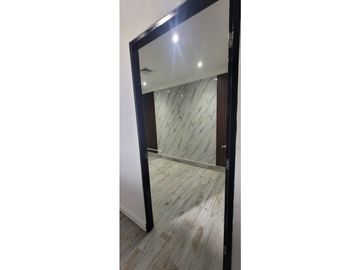 Se Alquila local en Marbella L.T