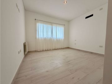 Moderna Casa 4 Ambientes en La Concepción, Luján| Acepta Permuta