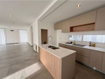 Moderna Casa 4 Ambientes en La Concepción, Luján| Acepta Permuta