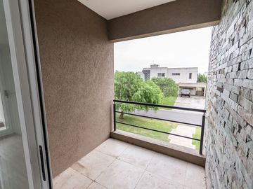 CASA 5 AMBIENTES VENTA EL CANTON NORTE LAGUNA