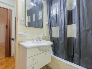VENTA DEPARTAMENTO DE 2 AMBIENTES EN RECOLETA