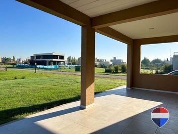 Casa a Estrenar 4 AMBIENTES en Horizontes al Sur